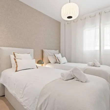 Stylish 2 Bedroom In Cancelada - Acqua Gardens - Pool - Near - Costa Del Sol *